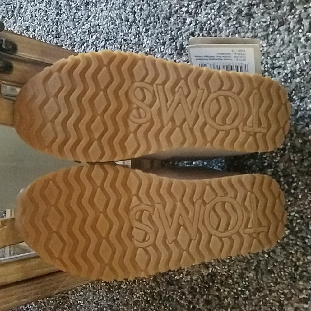 TOMS - Picture 4 of 6